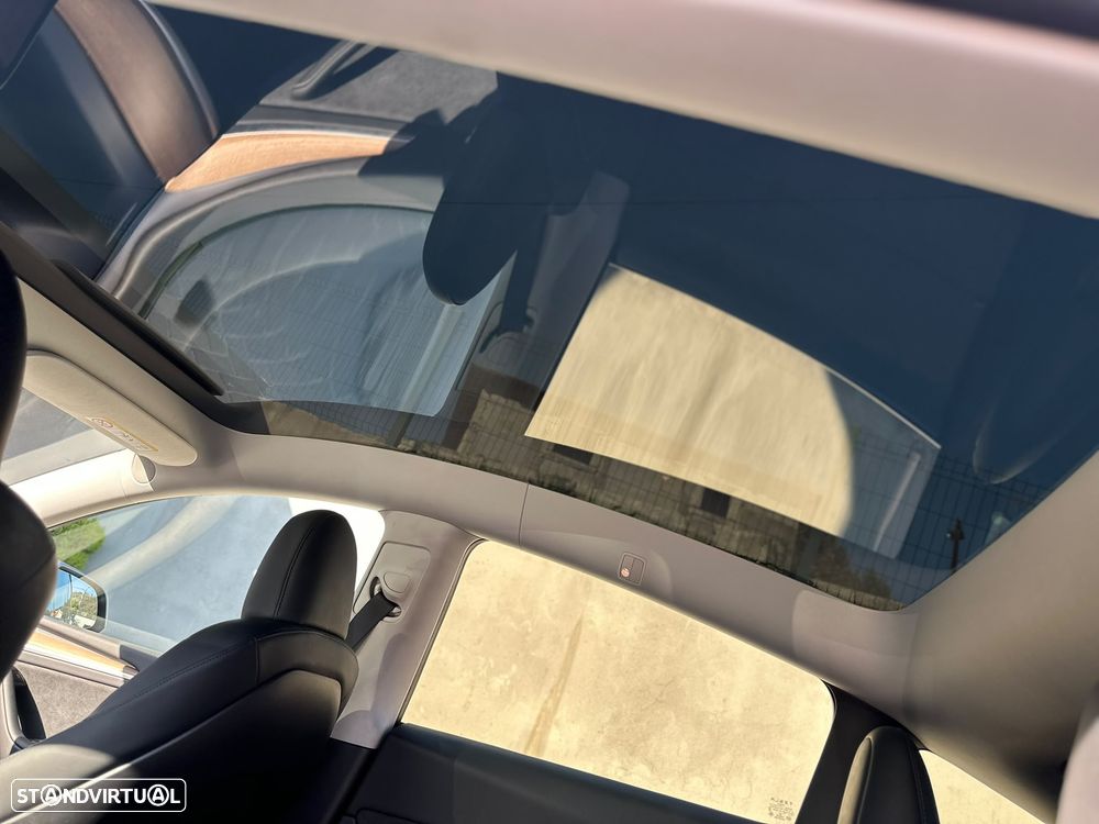 Tesla Model Y Long Range Tração Integral - 29