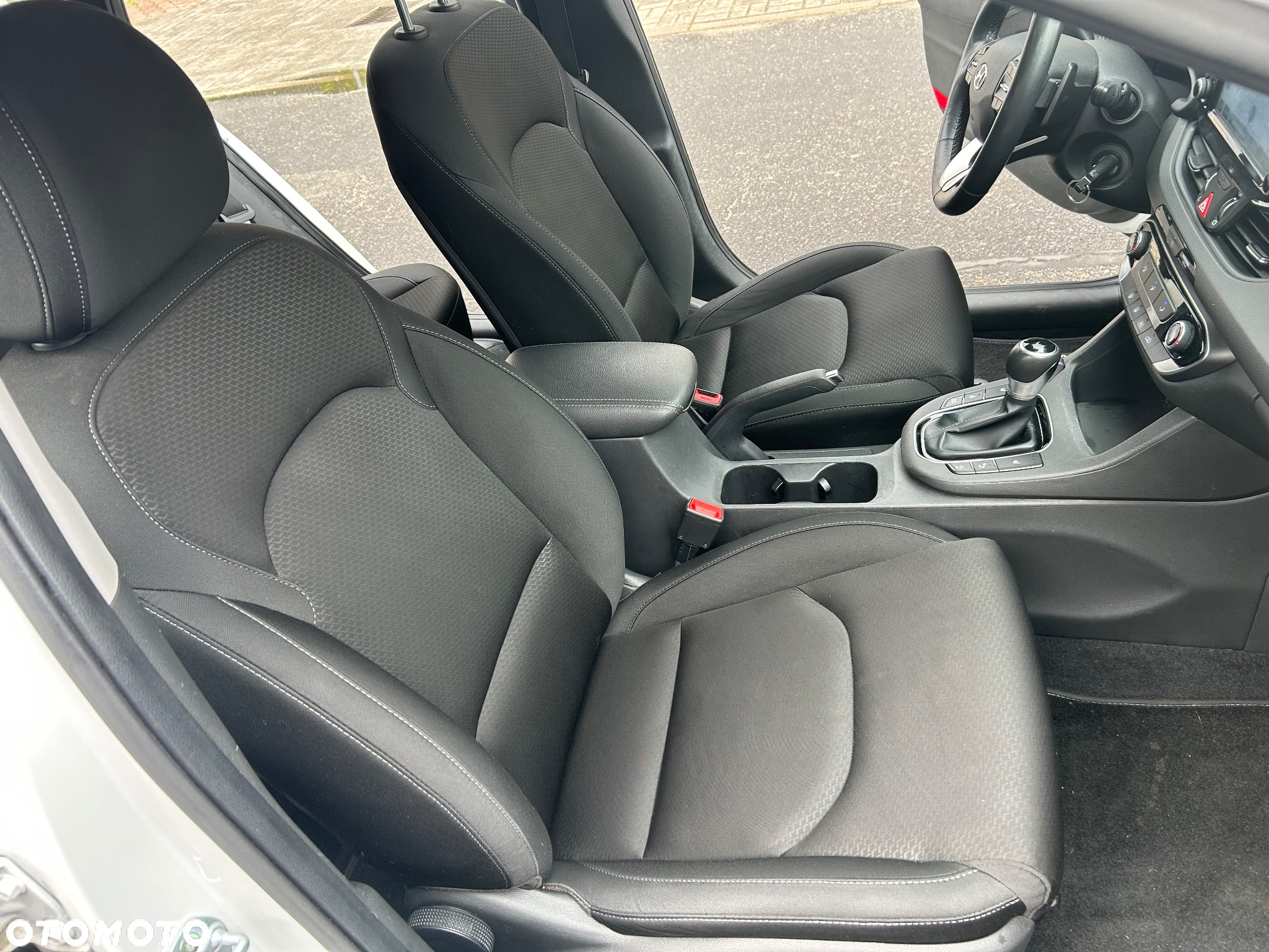 Hyundai i30 1.4 T-GDI DCT Fastback Premium - 14