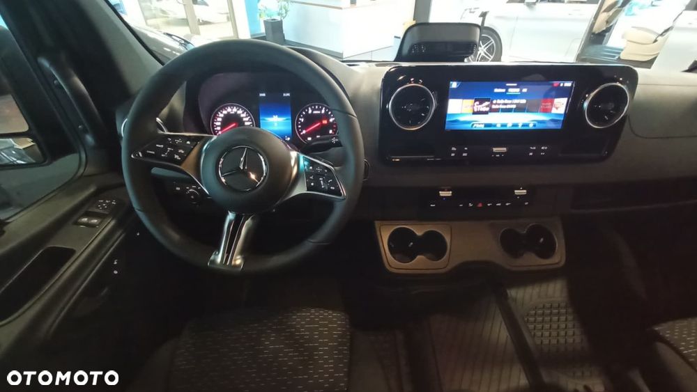 Mercedes-Benz Sprinter - 8