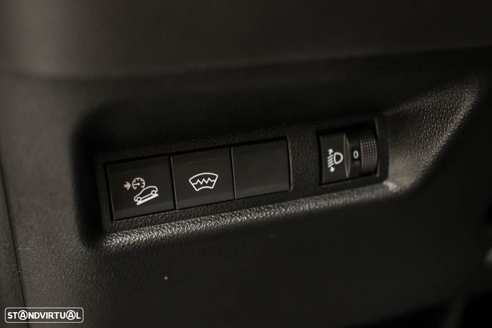 Jeep Avenger Summit - 12