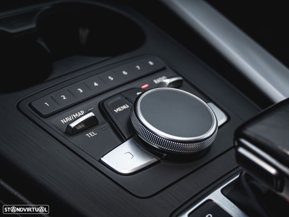 Audi A4 2.0 TDI S-line S tronic - 21