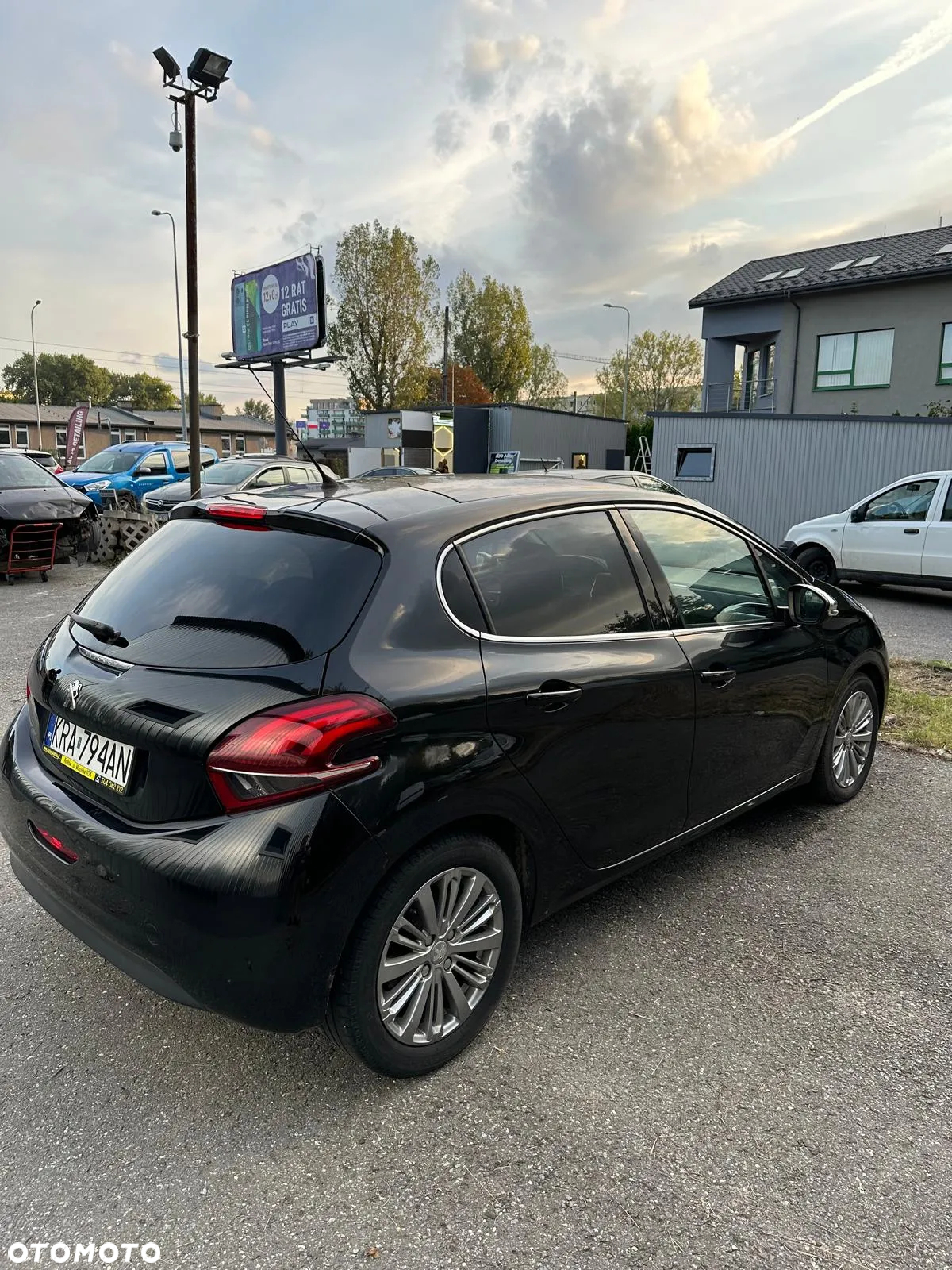 Peugeot 208 - 5