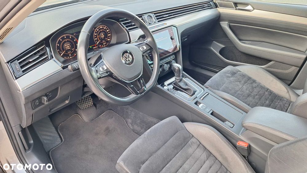 Volkswagen Passat - 13