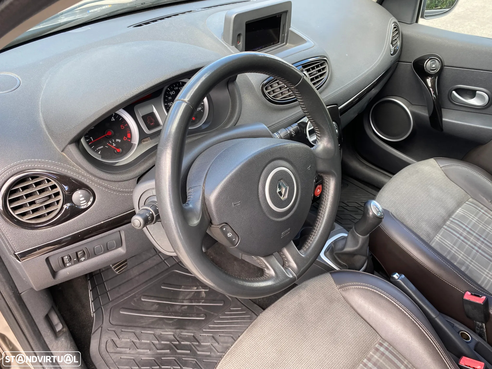 Renault Clio Break 1.5 dCi Dynamique S - 14