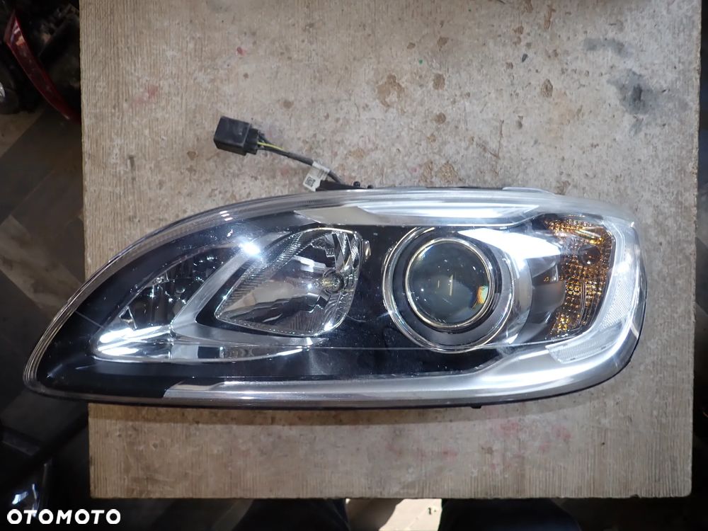 VOLVO S60/V60 II LIFT LAMPA PRZEDNIA LEWA - 1