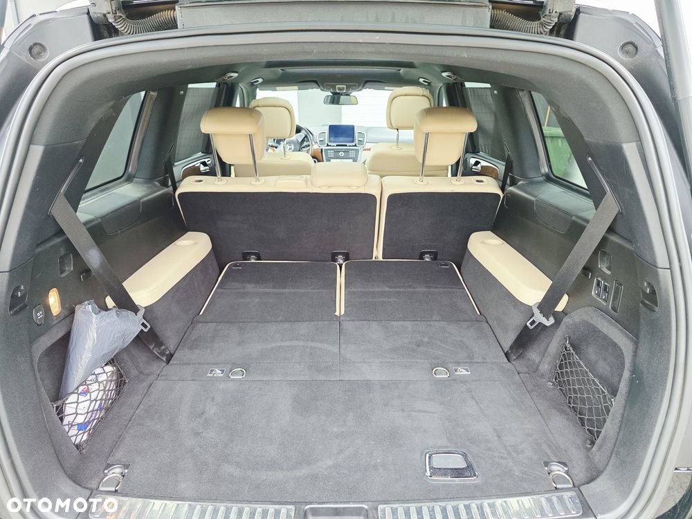 Mercedes-Benz GLS - 29