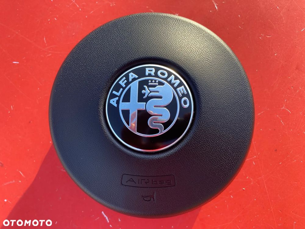 ALFA ROMEO GIULIA DESKA KONSOLA KOKPIT PULPIT PÓŁKA PARAPET PODUSZKI POWIETRZNE KIEROWCY PASAŻERA KOLANOWE KOLAN AIRBAG PASY PAS NAPINACZE DOPINACZE AIR BAG SRS   USA KANADA CANADA   O R Y G I N A Ł   OKAZJA !!! - 11