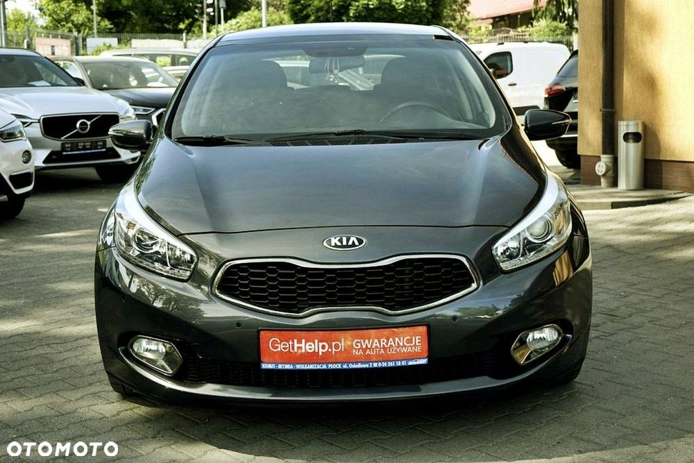 Kia Ceed - 11