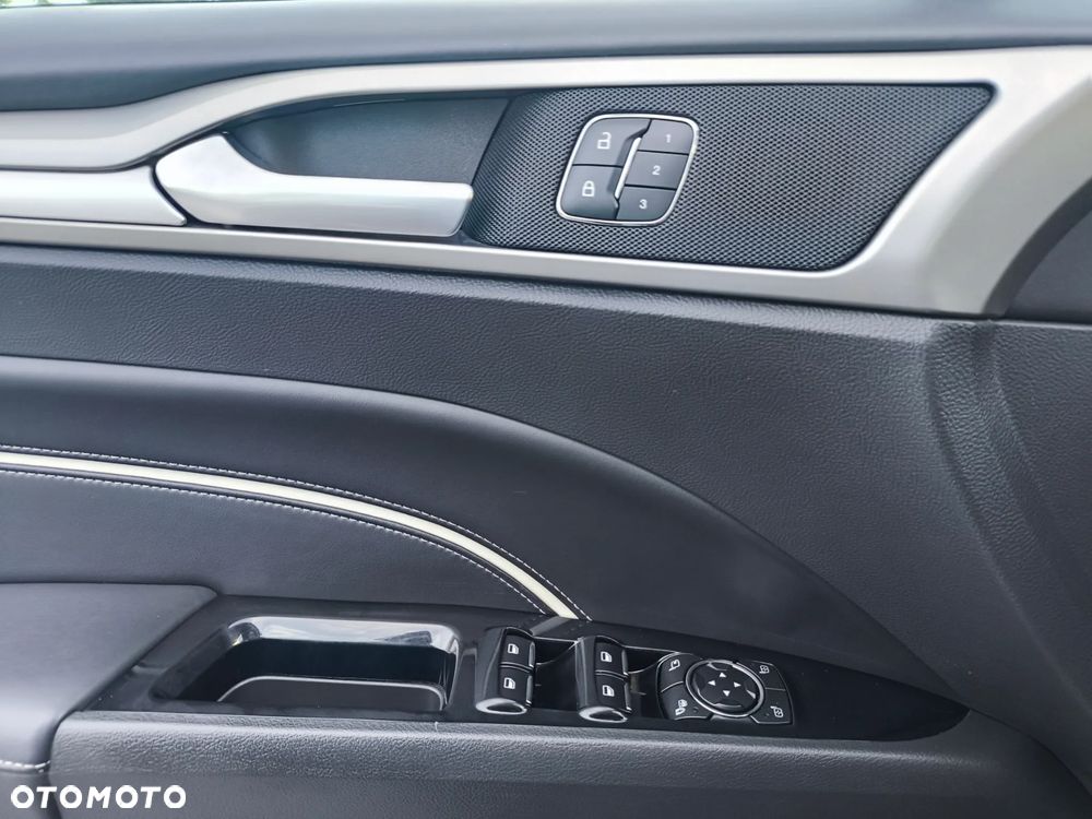 Ford Mondeo Vignale 2.0 Hybrid - 17