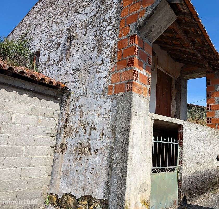 Moradia T2 para venda - Grande imagem: 2/8