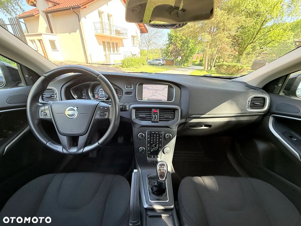 Volvo V40 D2 Momentum - 19