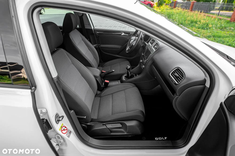 Volkswagen Golf 1.6 Highline - 24