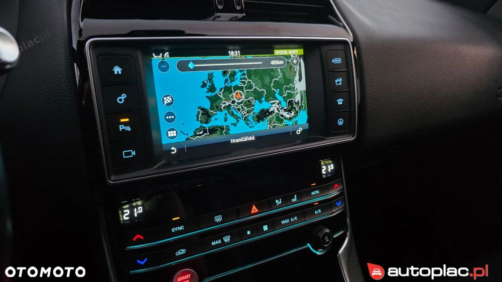 Jaguar XE 2.0 T R-Sport - 15