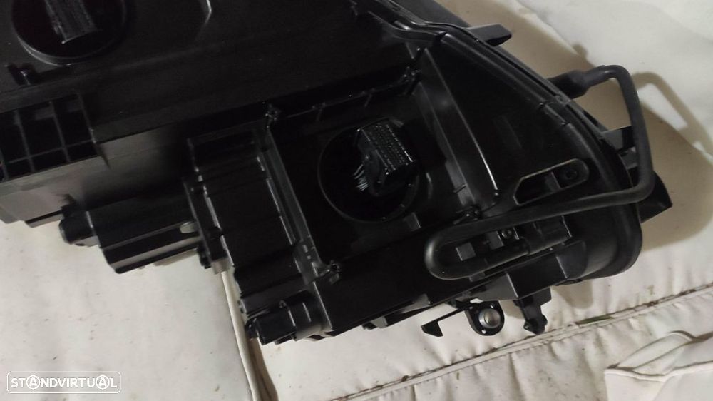 farol direito full Led VW Tiguan - 12