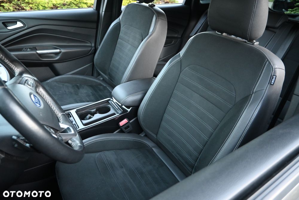 Ford Kuga 2.0 TDCi 4x4 ST-Line - 22