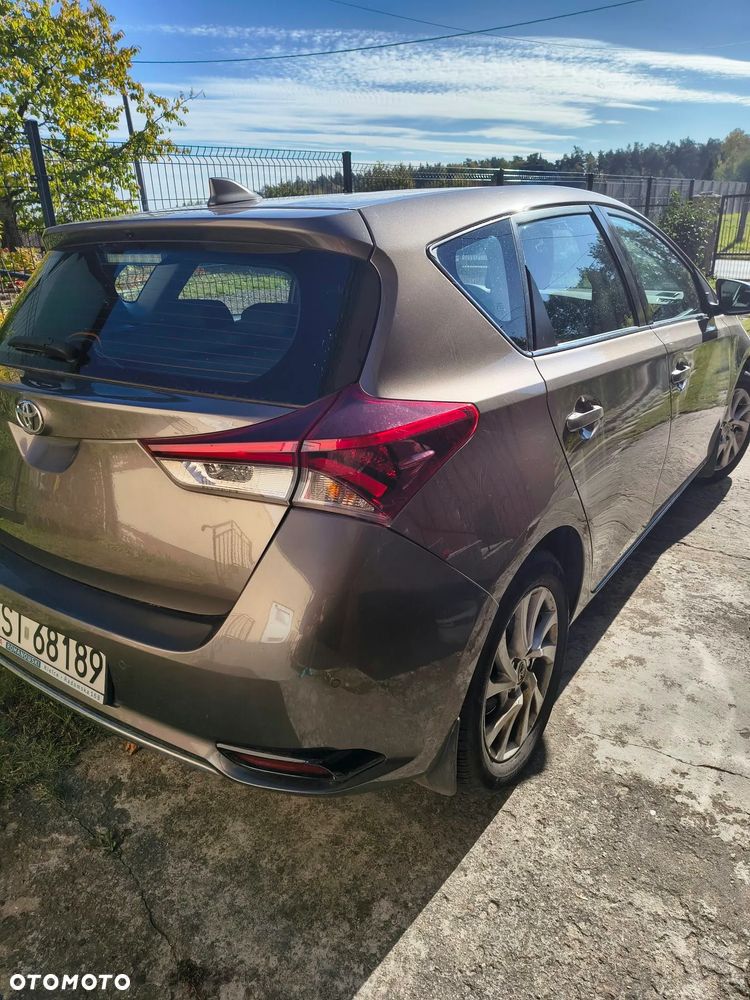 Toyota Auris 2018 photo 4