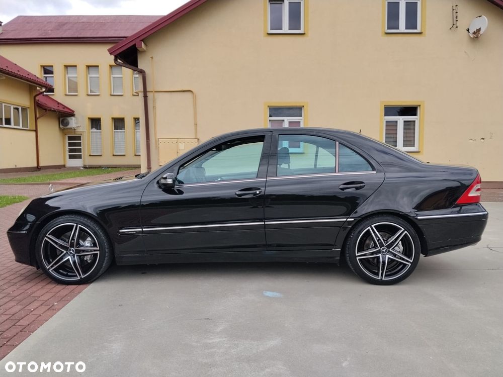 Mercedes-Benz Klasa C 180 Kompressor Automatik Avantgarde Sport Edition - 7