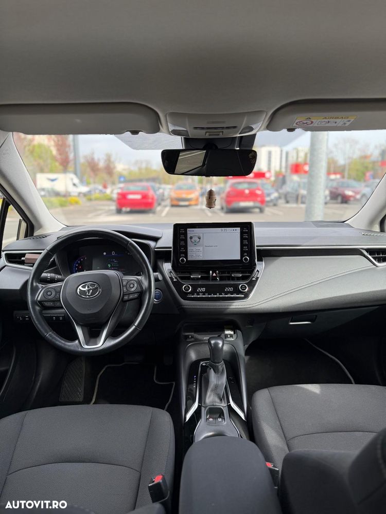 Toyota Corolla Sedan 1.8 HSD Dynamic - 13