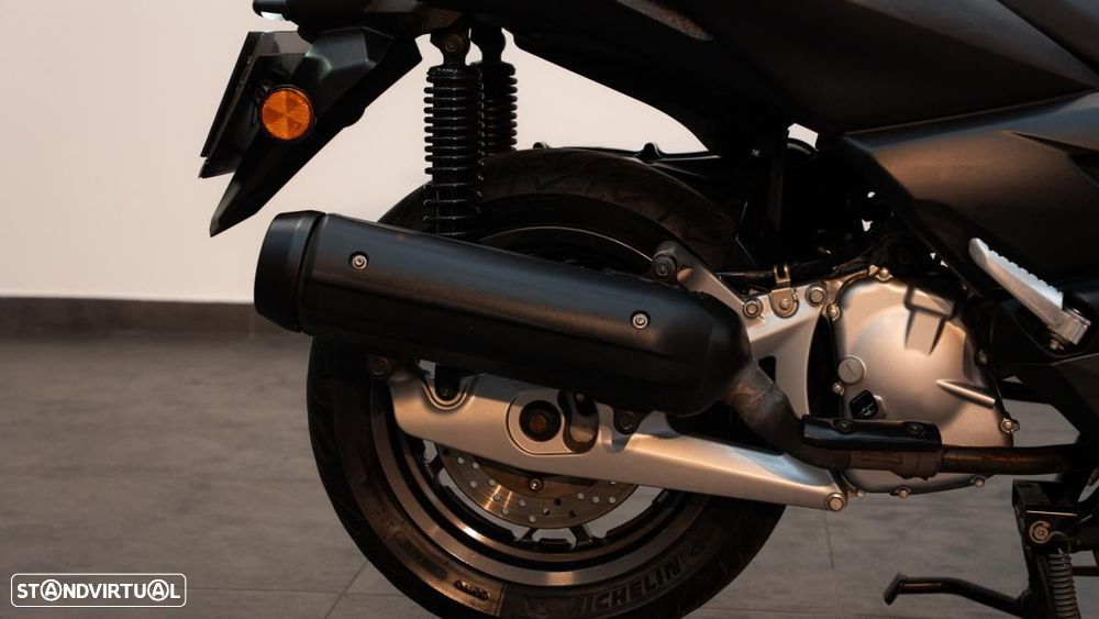 Yamaha X-Max 125 - 12