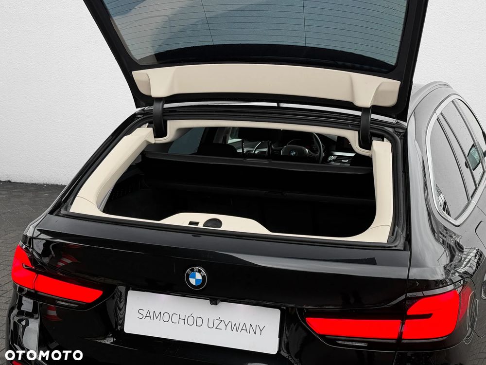 BMW Seria 5 520d xDrive Sport Line - 13