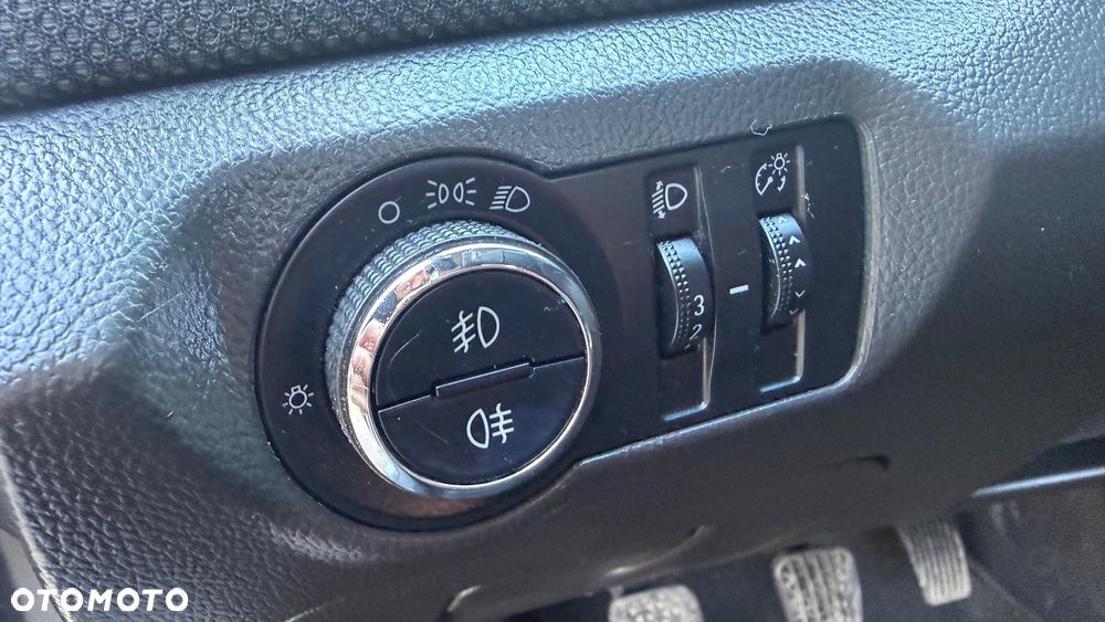 Chevrolet Cruze 1.7 LT - 22