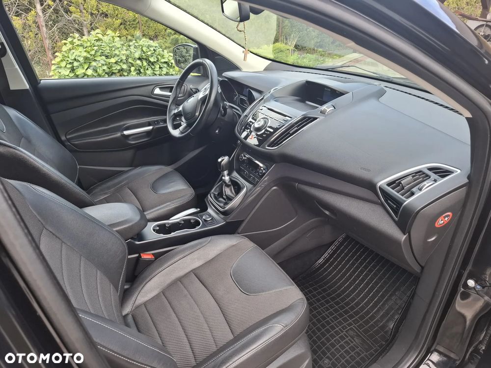 Ford Kuga 2.0 TDCi 4x4 Titanium - 10