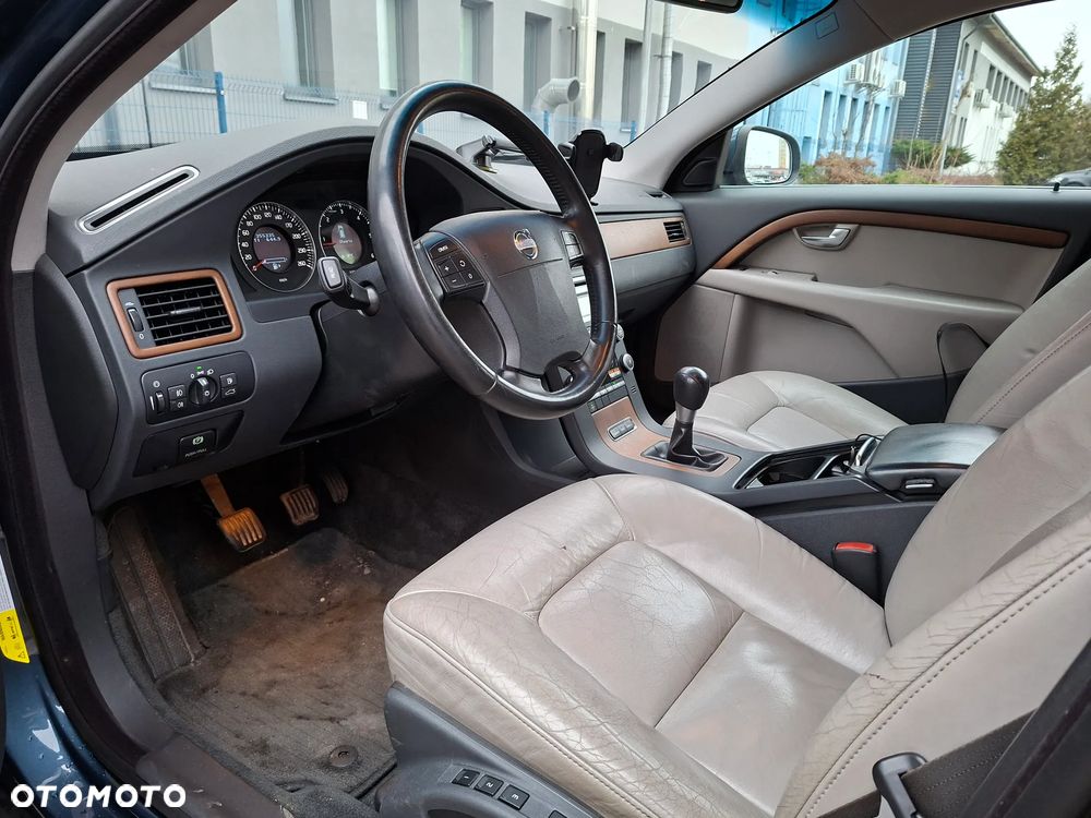 Volvo V70 D5 AWD Summum - 10