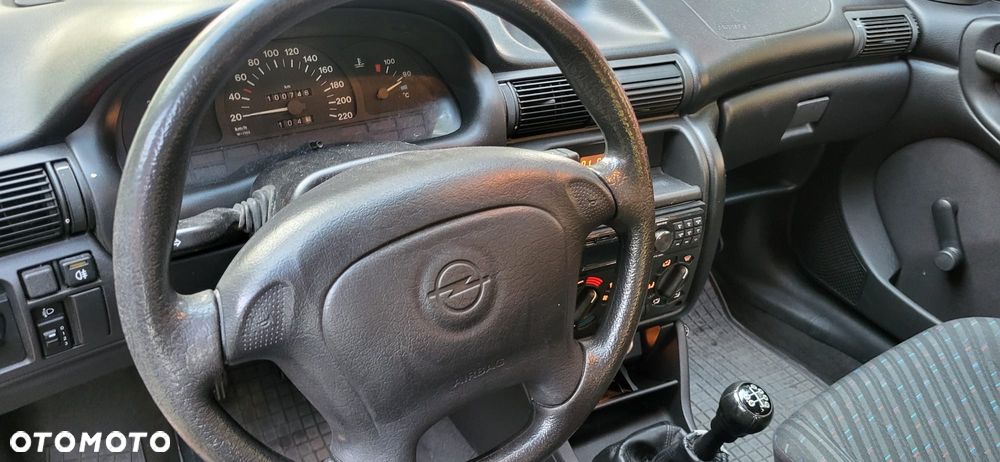 Opel Astra - 4