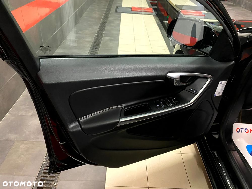 Volvo S60 D4 Geartronic Summum - 16