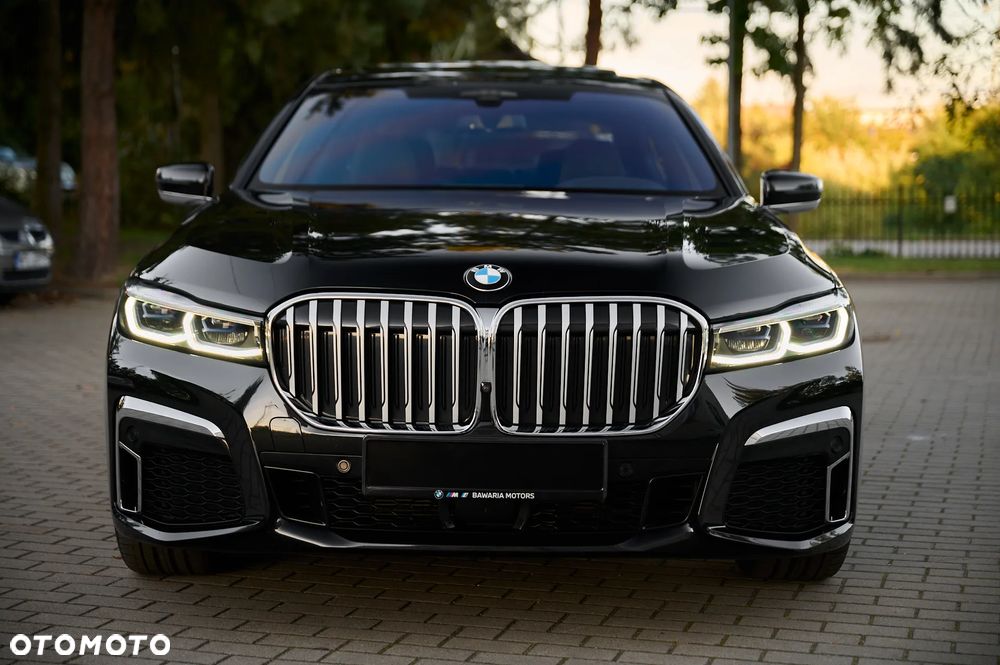 BMW Seria 7 730d xDrive mHEV - 11