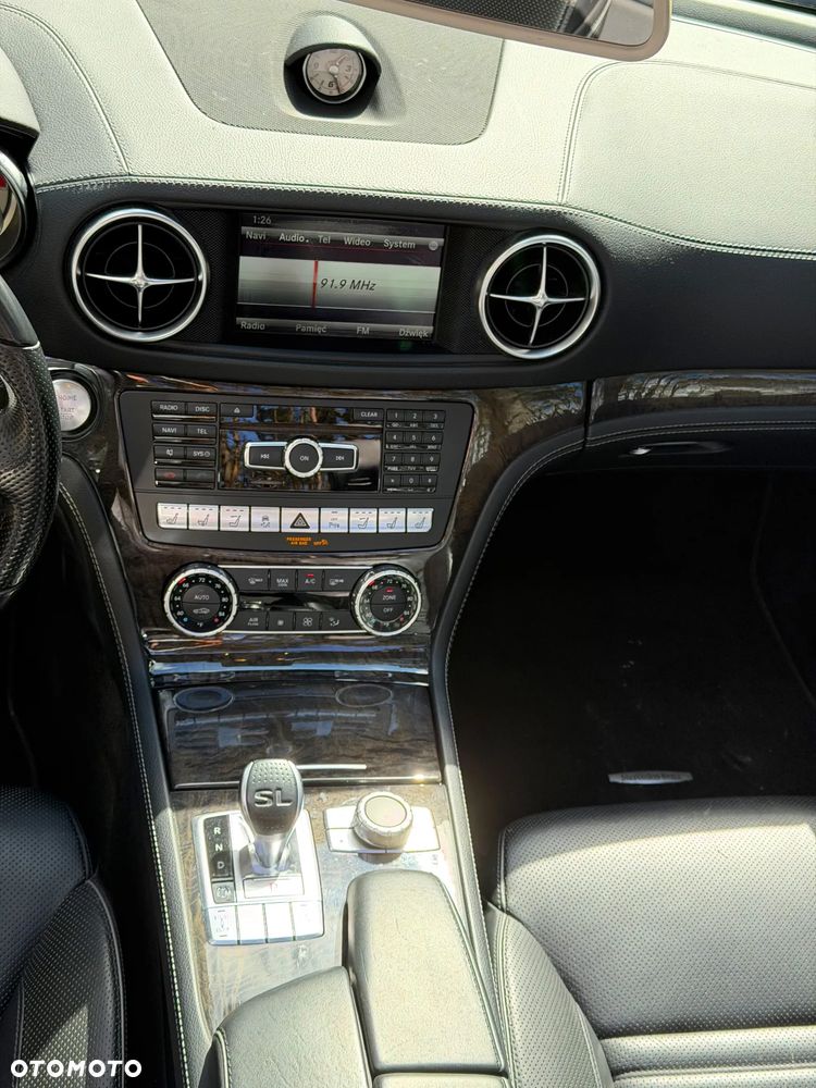 Mercedes-Benz SL - 17