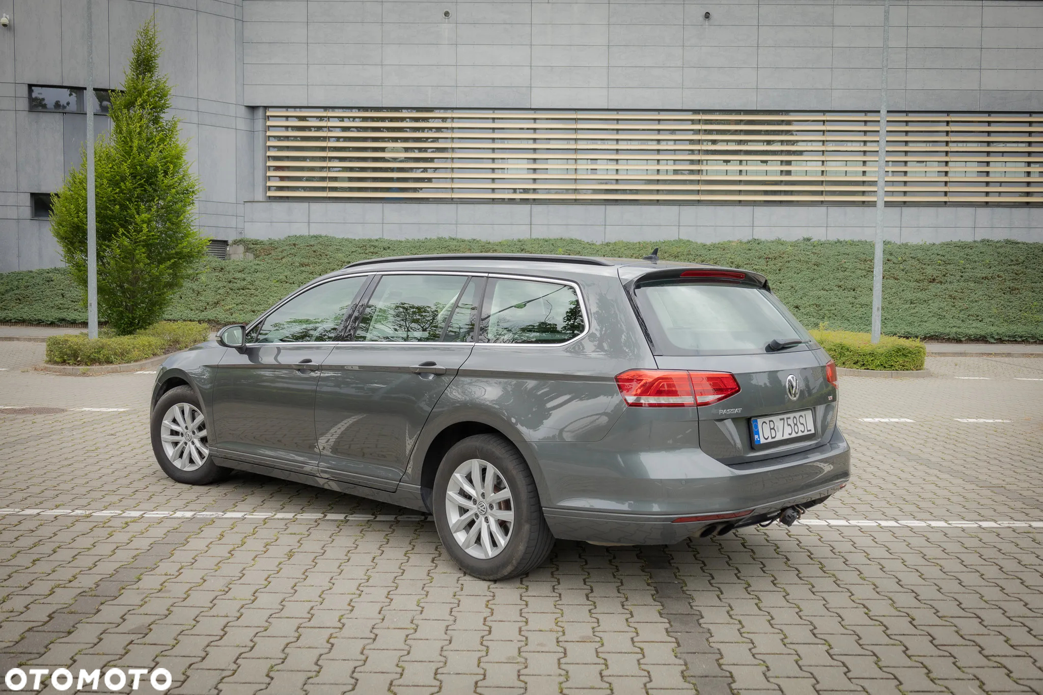 Volkswagen Passat - 12