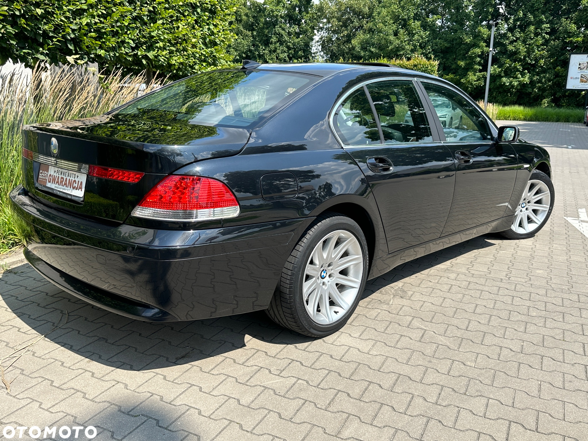 BMW Seria 7 745i - 5