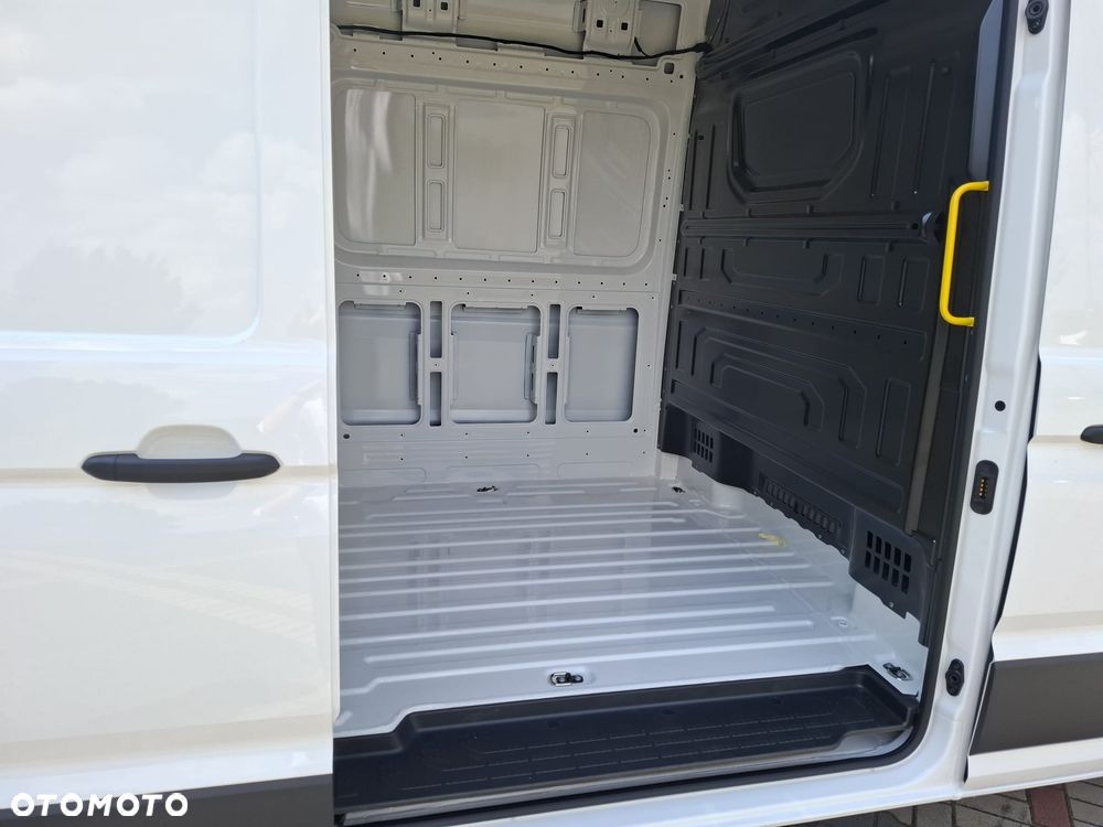 Volkswagen Crafter 35 Furgon 2,0 l EU6 SCR 140 KM - 11