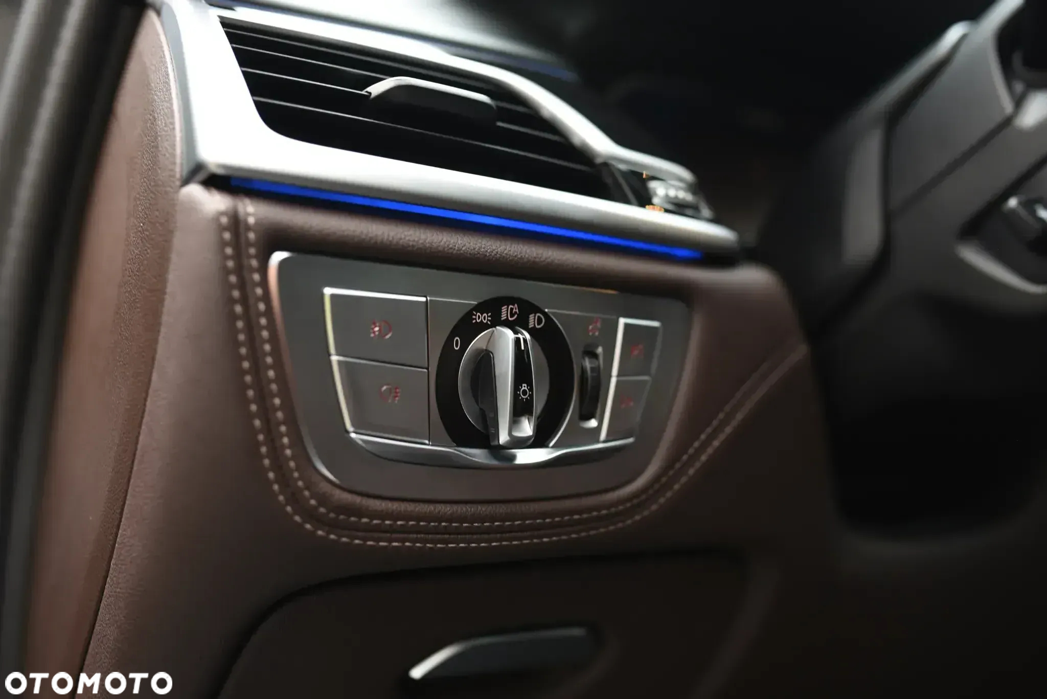 BMW Seria 7 740d xDrive - 23