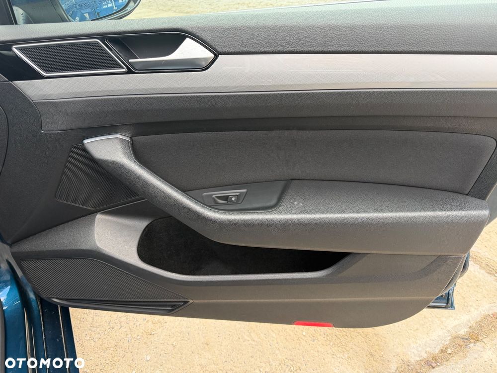 Volkswagen Passat 1.5 TSI EVO Business - 37