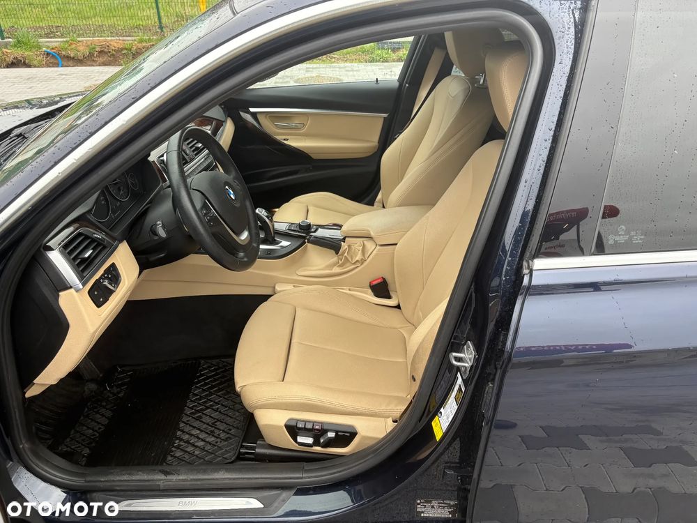 BMW Seria 3 330i - 15