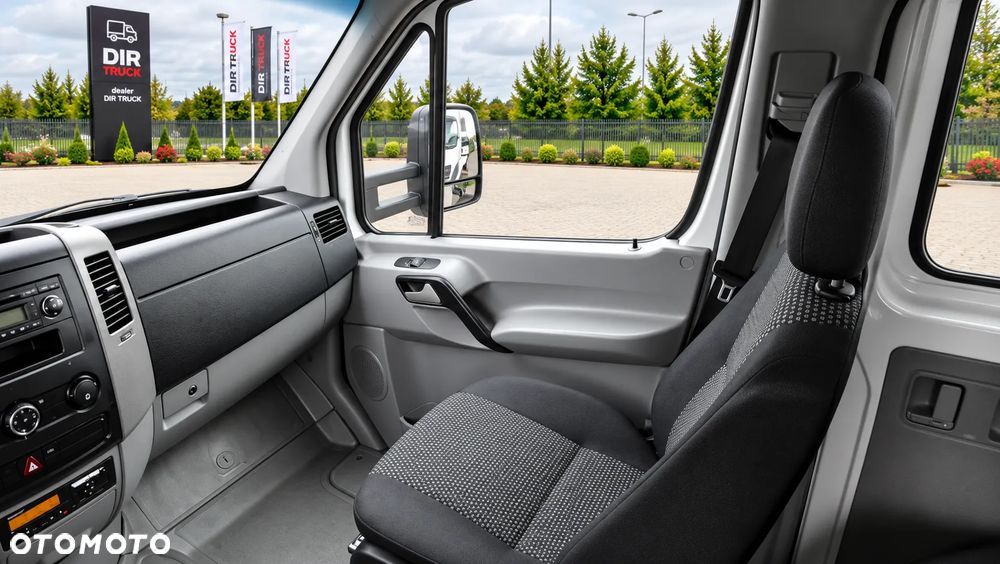 Mercedes-Benz Sprinter - 11