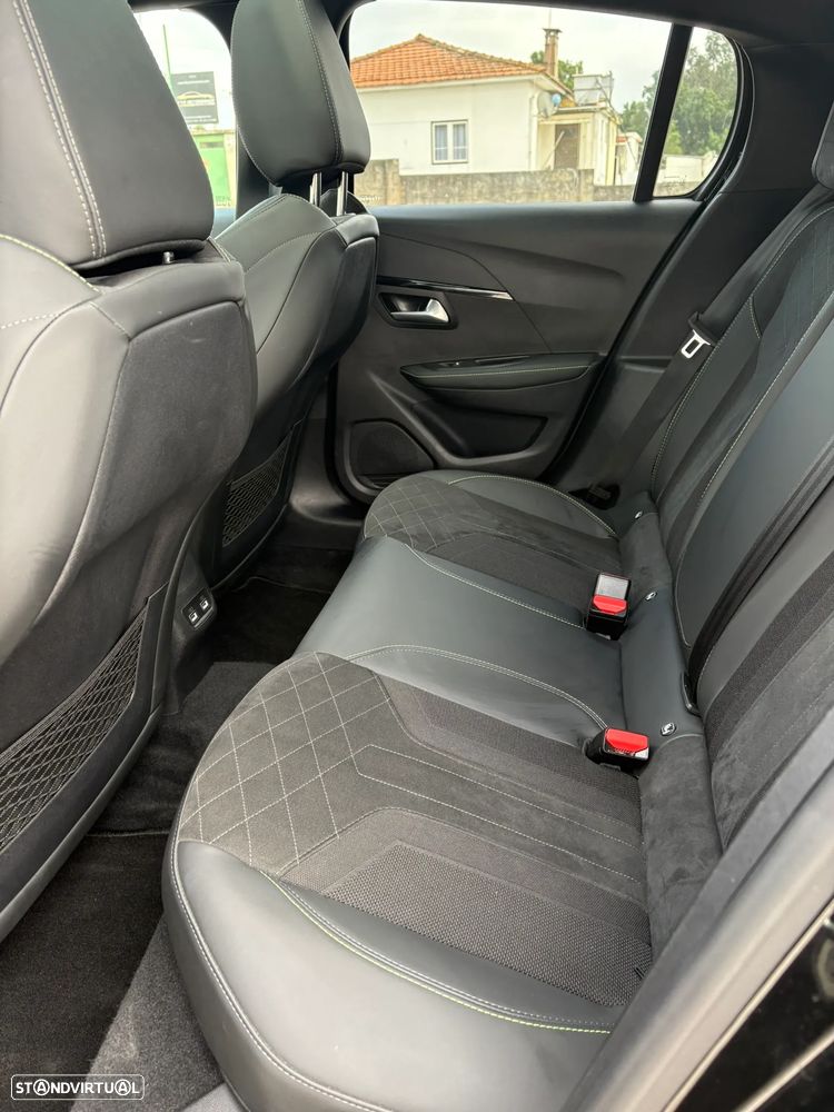 Peugeot e-208 GT+ - 17