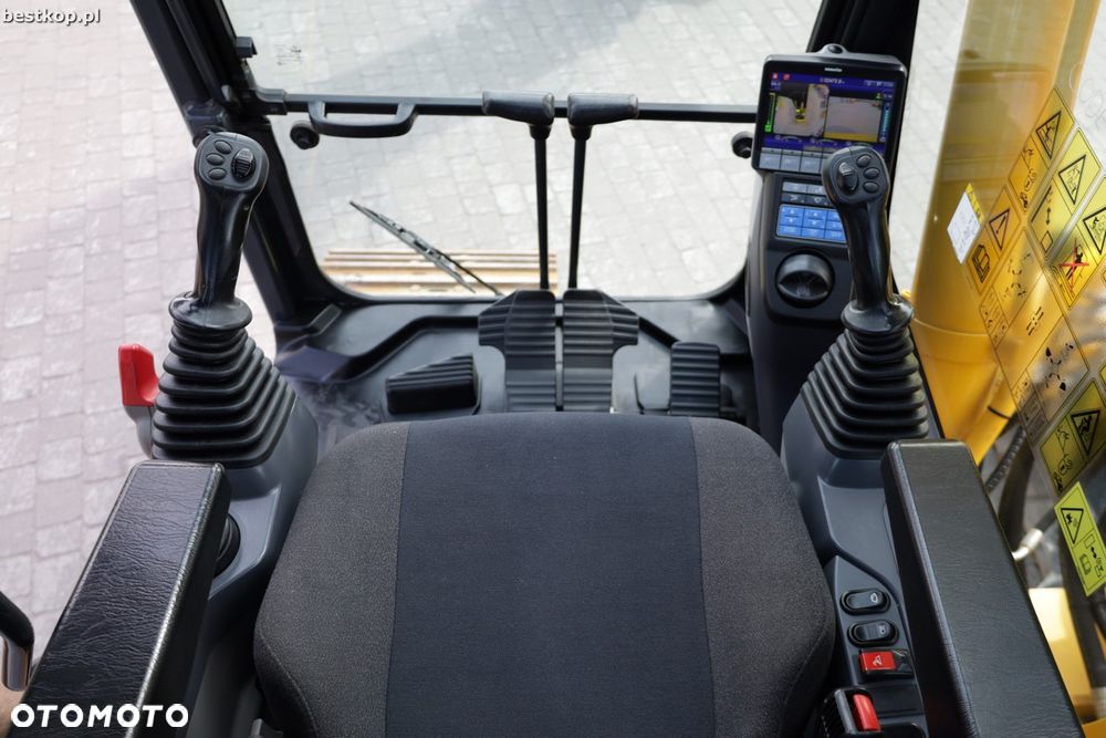 Komatsu PC210LC-11 - 20