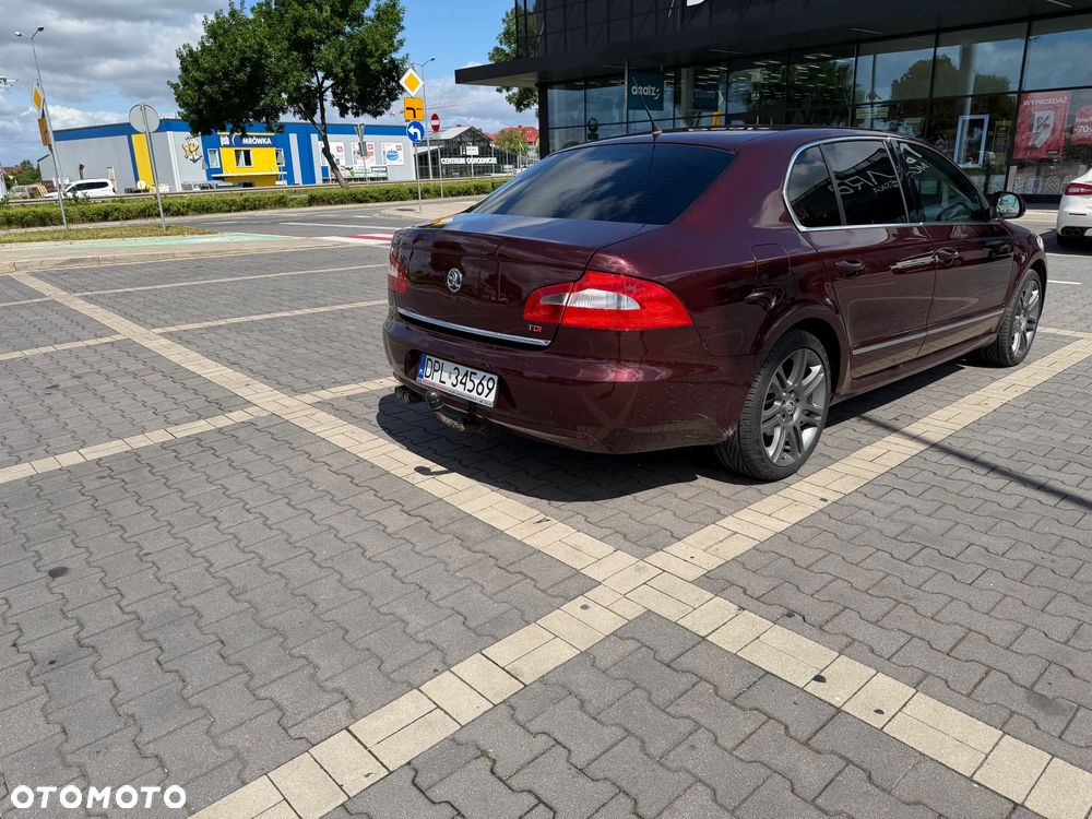 Skoda Superb 2.0 TDI Elegance - 11
