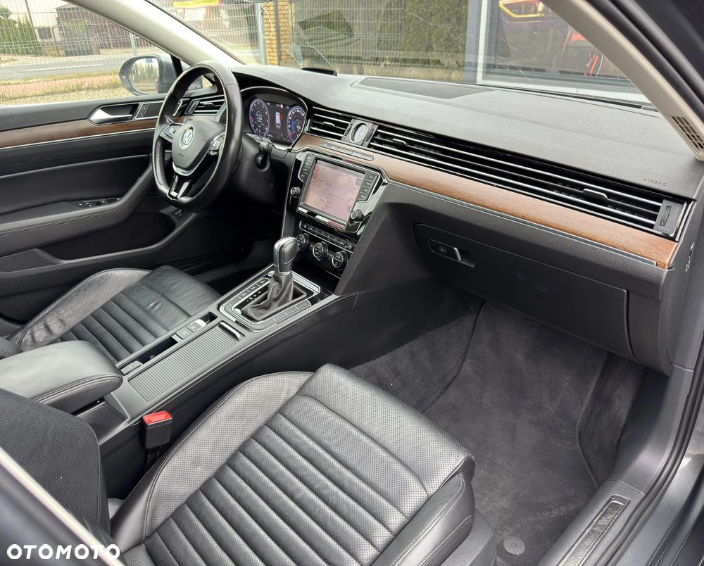 Volkswagen Passat - 36