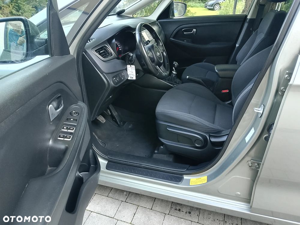 Kia Carens 1.7 CRDi M 7os EU6 - 6