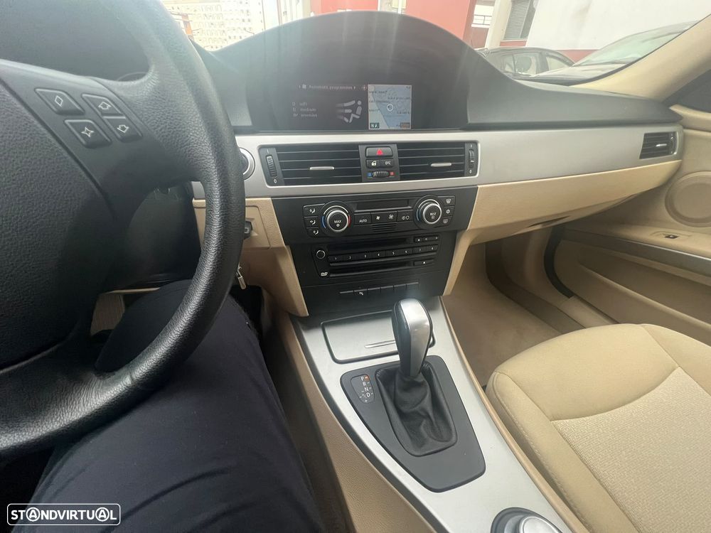 BMW 320 d Auto - 12
