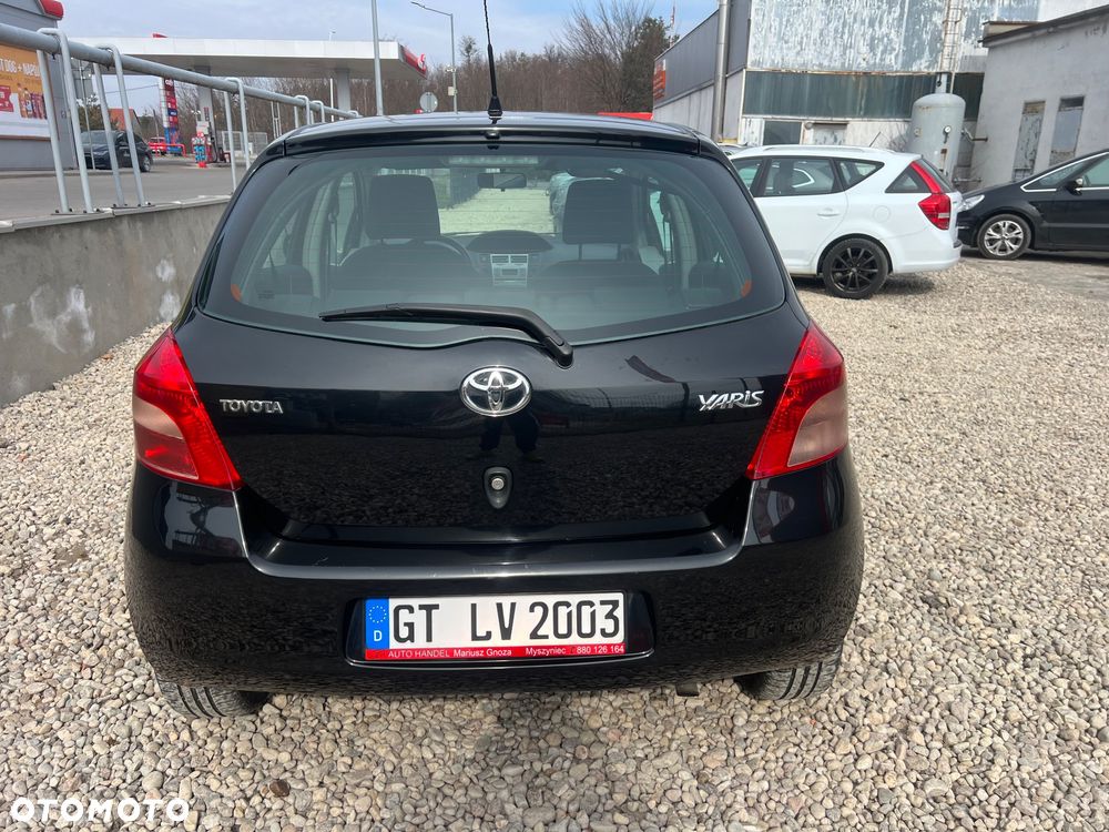 Toyota Yaris 1.3 VVT-i Team - 4