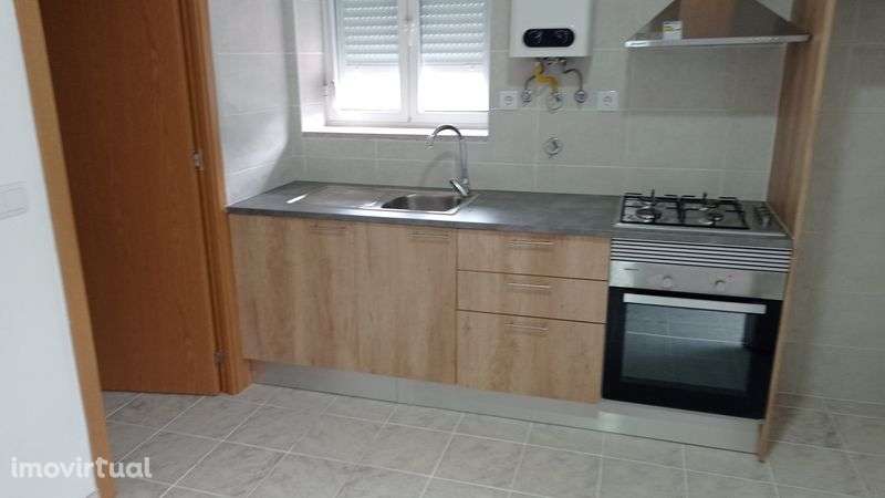 Arrenda -se  T1 450€ mês - Grande imagem: 3/8