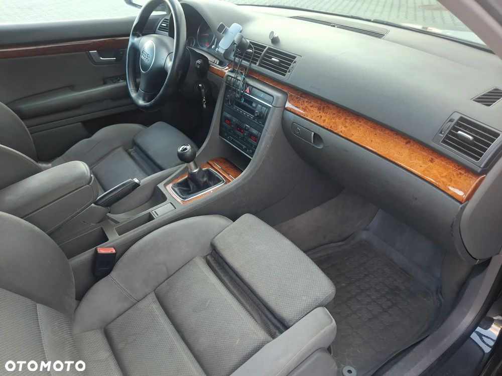 Audi A4 Avant 1.8T - 26