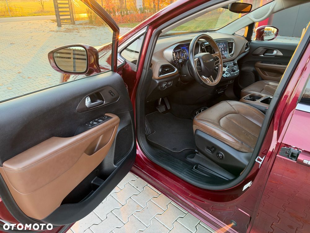 Chrysler Pacifica - 15