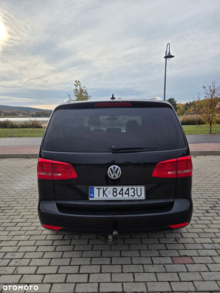Volkswagen Touran 2012 photo 4