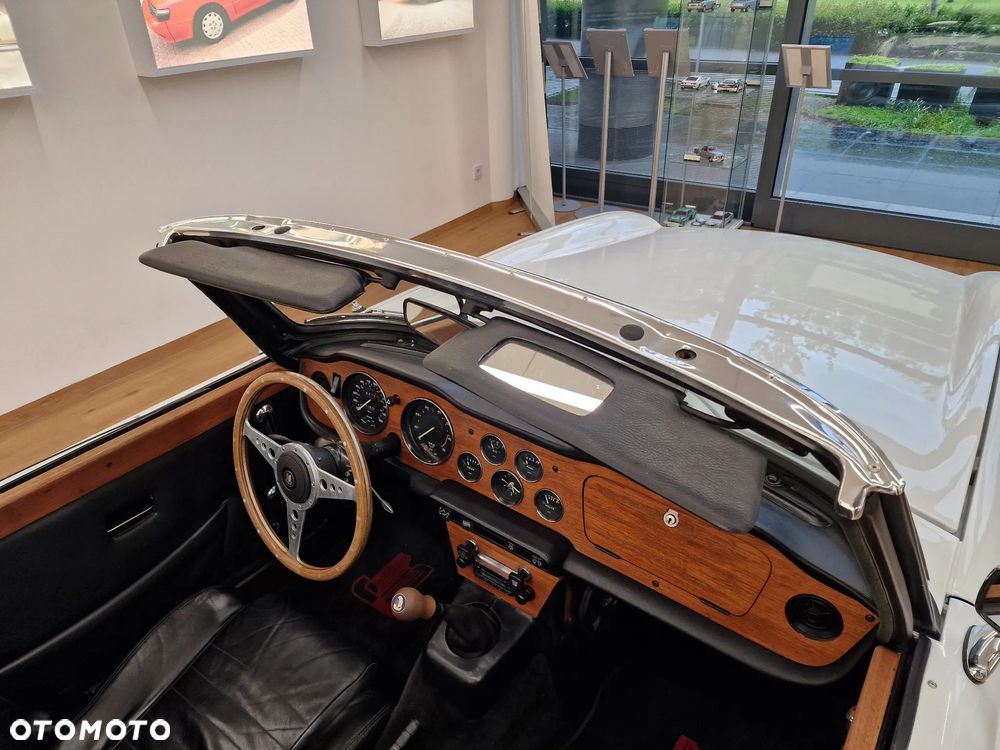 Triumph TR6 - 21